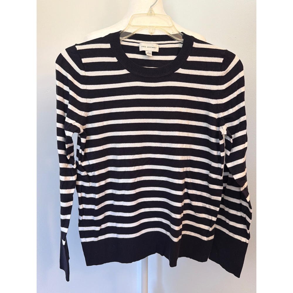 Free Assembly Womens Navy Blue White Striped Crewneck Sweater Size L 12-14
